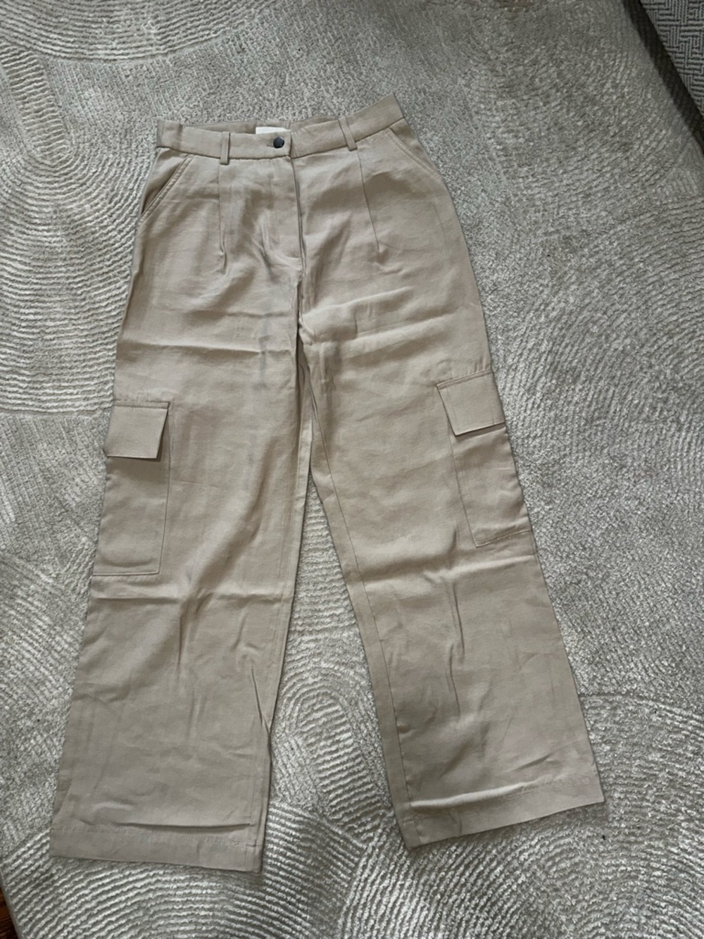 H&M Wide Leg Cargo Trousers in Light Beige